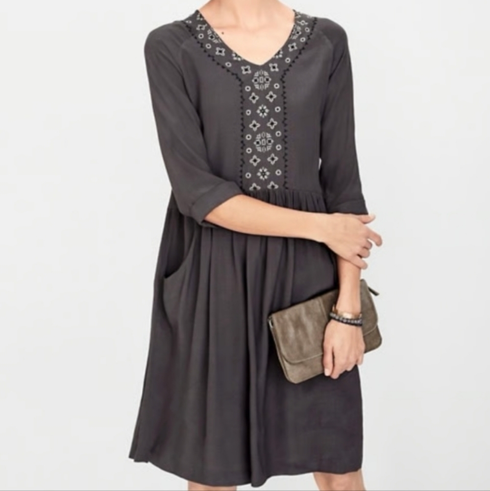 GARNET HILL I Boho Gray Drop Waist Embroidered V-Neck 3/4 Sleeve Crepe Dress, 8